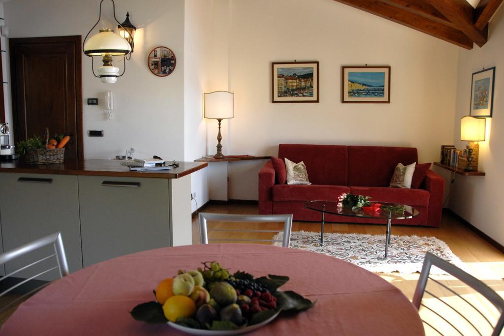 Alveluu Ristorante E Suites Tremezzo Habitación foto